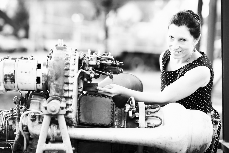 Marta - portretowa sesja zdjęciowa w czerni i bieli w Muzeum Orła Białego w Skarżysku Kamiennej