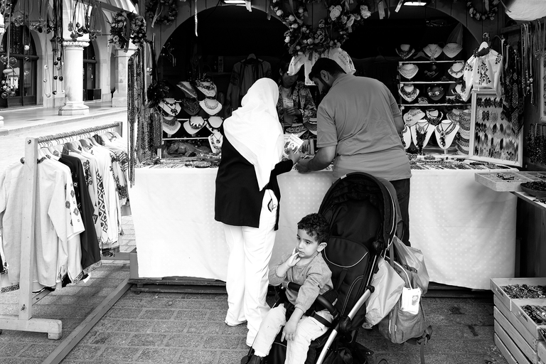 Plener fotograficzny w Krakowie. Sigma DP1 monochrom. FOVEON X3 tworzy piękne, klimatyczne zdjęcia czarno-białe.
