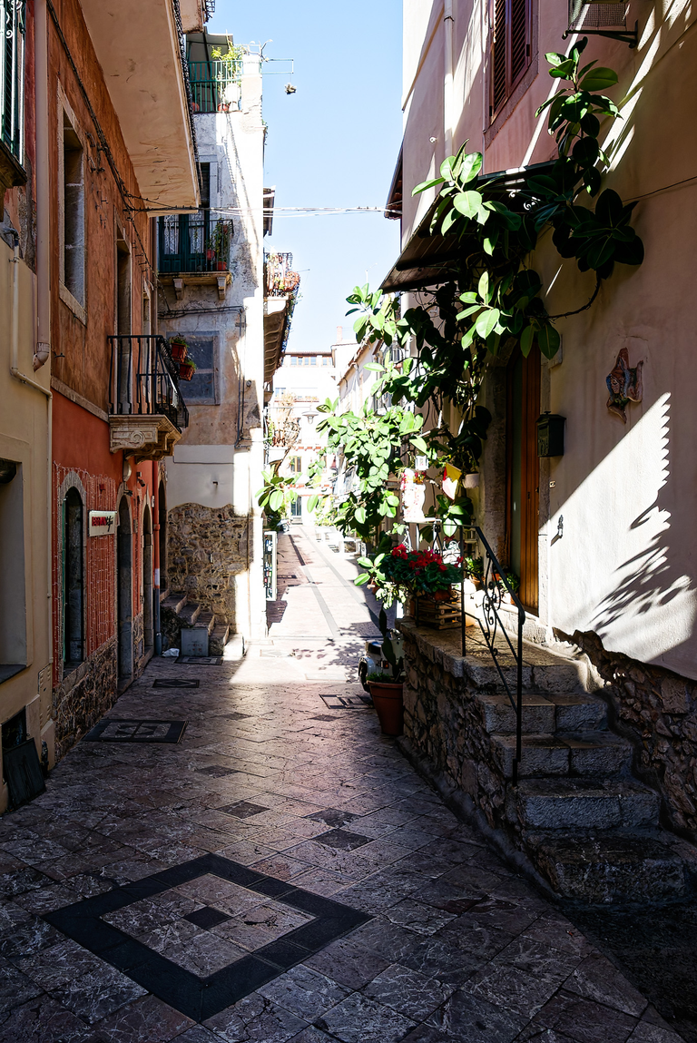 Sycylia w moim obiektywie – Katania, Taormina, Syrakuzy i Etna. Morze, słońce i włoskie krajobrazy w fotograficznej relacji.