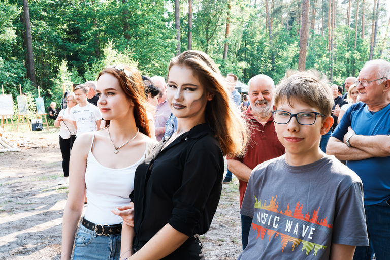 Święto Błota 2024 w Suchedniowie w moim obiektywie – koncerty, orkiestra, występy, portrety i lokalna atmosfera wydarzenia.