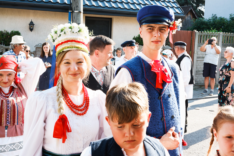 Wesele w Zagrodzie Czernikiewiczów – tradycja, muzyka i ludzie tworzący żywy obraz dawnych zwyczajów - fotoreportaż