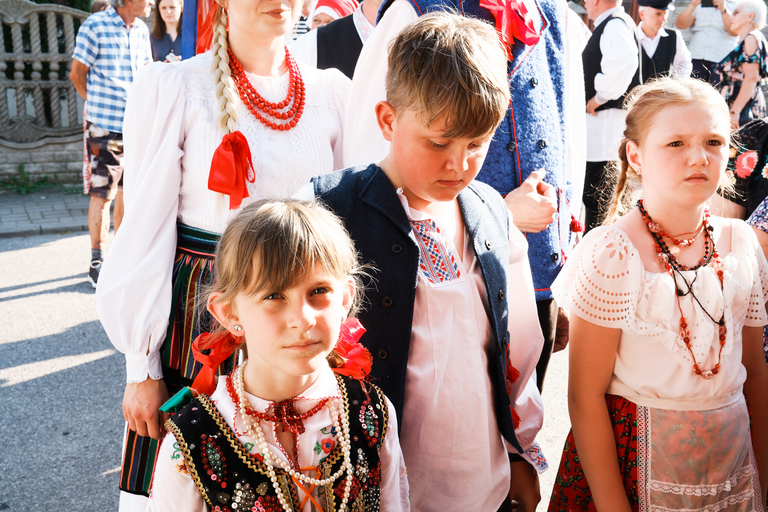 Wesele w Zagrodzie Czernikiewiczów – tradycja, muzyka i ludzie tworzący żywy obraz dawnych zwyczajów - fotoreportaż
