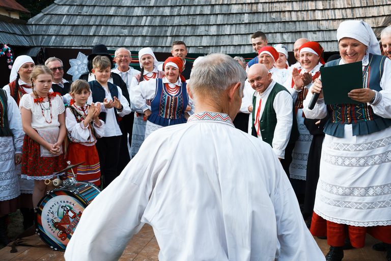 Wesele w Zagrodzie Czernikiewiczów – tradycja, muzyka i ludzie tworzący żywy obraz dawnych zwyczajów - fotoreportaż