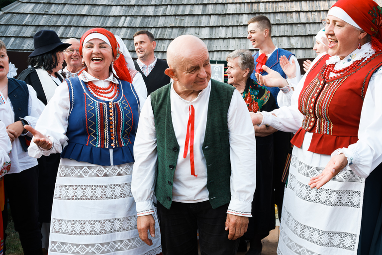 Wesele w Zagrodzie Czernikiewiczów – tradycja, muzyka i ludzie tworzący żywy obraz dawnych zwyczajów - fotoreportaż