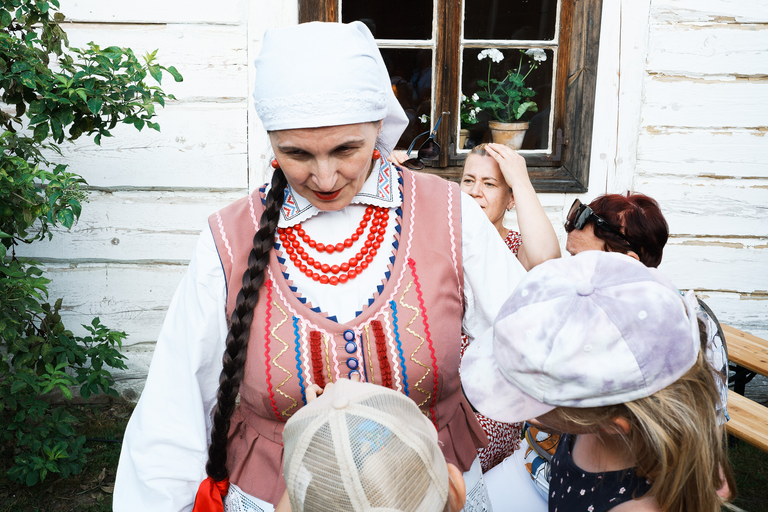 Wesele w Zagrodzie Czernikiewiczów – tradycja, muzyka i ludzie tworzący żywy obraz dawnych zwyczajów - fotoreportaż