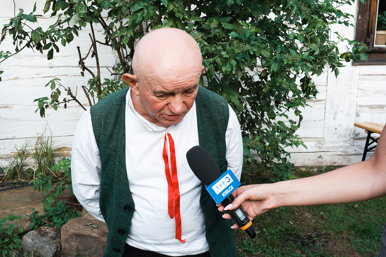 Wesele w Zagrodzie Czernikiewiczów – tradycja, muzyka i ludzie tworzący żywy obraz dawnych zwyczajów - fotoreportaż