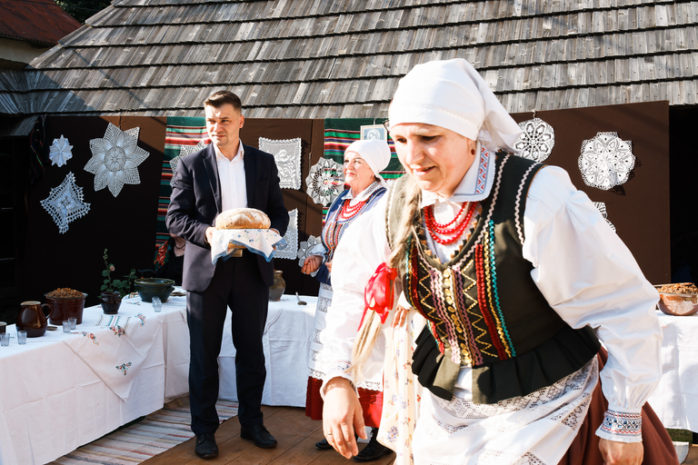 Wesele w Zagrodzie Czernikiewiczów – tradycja, muzyka i ludzie tworzący żywy obraz dawnych zwyczajów - fotoreportaż