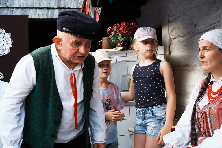 Wesele w Zagrodzie Czernikiewiczów – tradycja, muzyka i ludzie tworzący żywy obraz dawnych zwyczajów - fotoreportaż