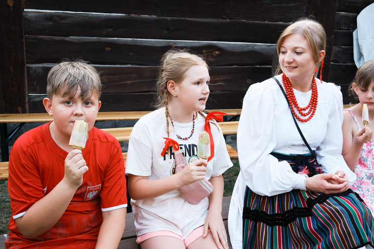 Wesele w Zagrodzie Czernikiewiczów – tradycja, muzyka i ludzie tworzący żywy obraz dawnych zwyczajów - fotoreportaż
