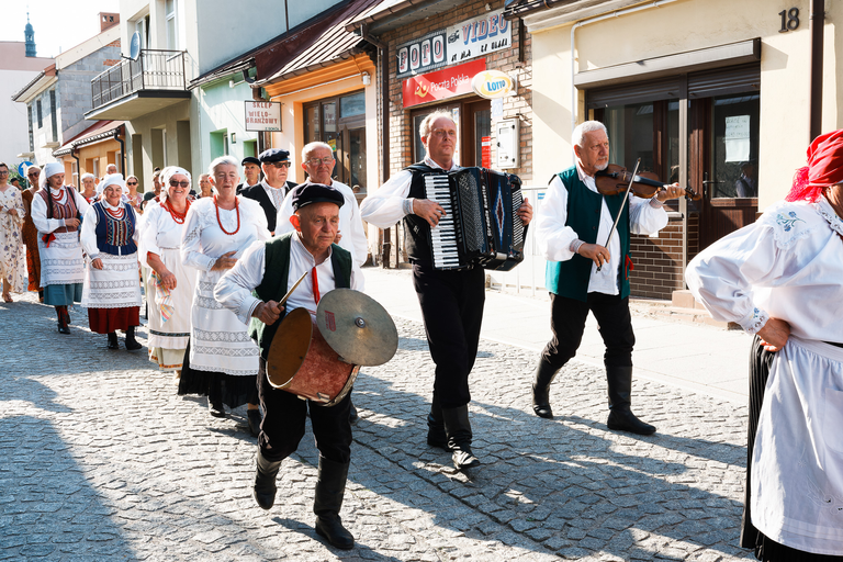 Wesele w Zagrodzie Czernikiewiczów – tradycja, muzyka i ludzie tworzący żywy obraz dawnych zwyczajów - fotoreportaż