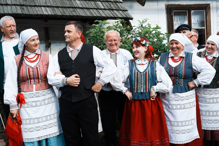 Wesele w Zagrodzie Czernikiewiczów – tradycja, muzyka i ludzie tworzący żywy obraz dawnych zwyczajów - fotoreportaż