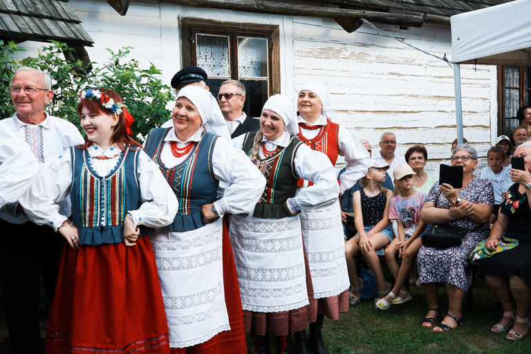 Wesele w Zagrodzie Czernikiewiczów – tradycja, muzyka i ludzie tworzący żywy obraz dawnych zwyczajów - fotoreportaż