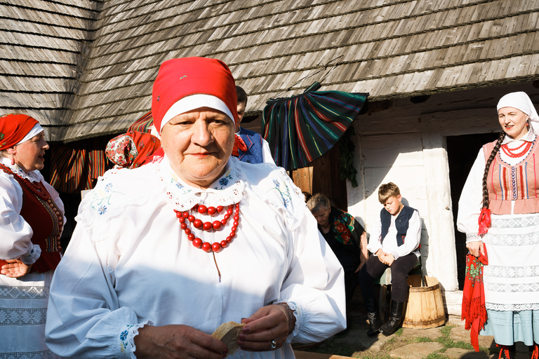 Wesele w Zagrodzie Czernikiewiczów – tradycja, muzyka i ludzie tworzący żywy obraz dawnych zwyczajów - fotoreportaż