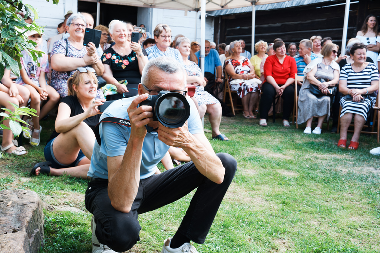 Wesele w Zagrodzie Czernikiewiczów – tradycja, muzyka i ludzie tworzący żywy obraz dawnych zwyczajów - fotoreportaż