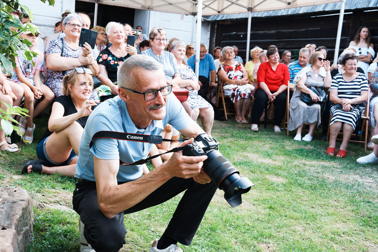 Wesele w Zagrodzie Czernikiewiczów – tradycja, muzyka i ludzie tworzący żywy obraz dawnych zwyczajów - fotoreportaż
