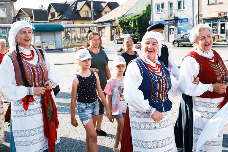 Wesele w Zagrodzie Czernikiewiczów – tradycja, muzyka i ludzie tworzący żywy obraz dawnych zwyczajów - fotoreportaż