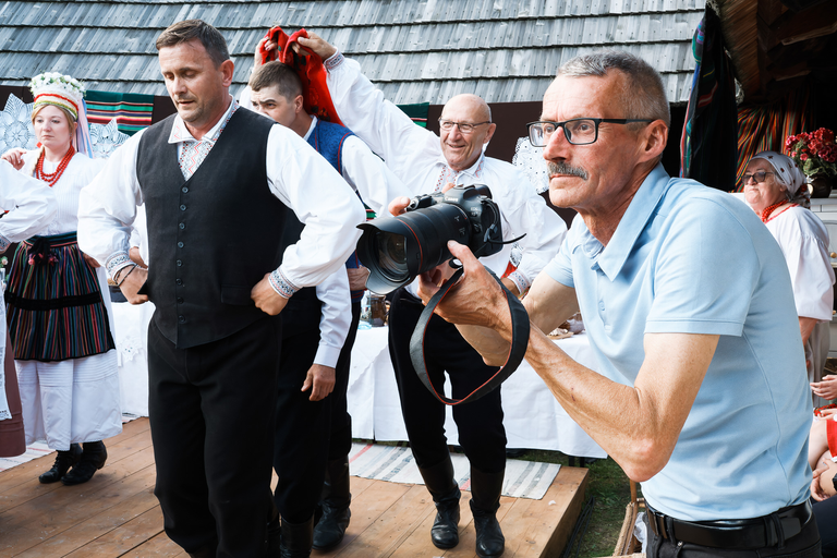 Wesele w Zagrodzie Czernikiewiczów – tradycja, muzyka i ludzie tworzący żywy obraz dawnych zwyczajów - fotoreportaż