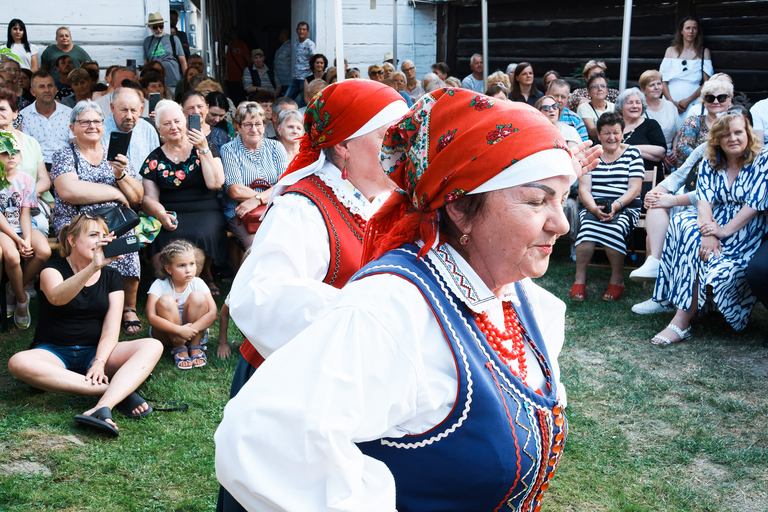Wesele w Zagrodzie Czernikiewiczów – tradycja, muzyka i ludzie tworzący żywy obraz dawnych zwyczajów - fotoreportaż