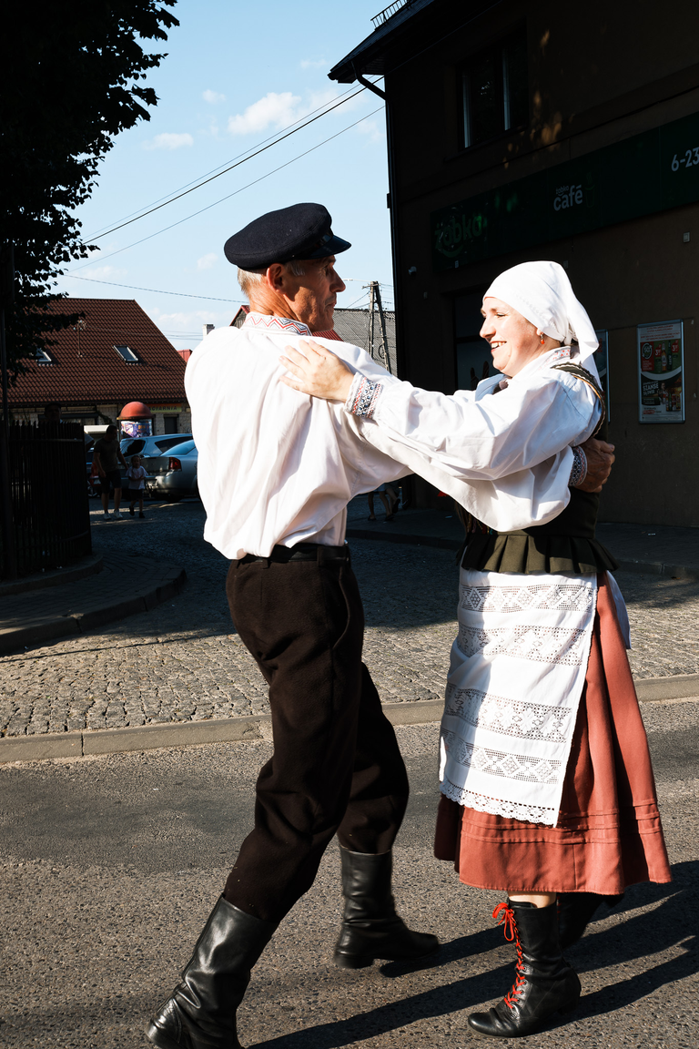 Wesele w Zagrodzie Czernikiewiczów – tradycja, muzyka i ludzie tworzący żywy obraz dawnych zwyczajów - fotoreportaż