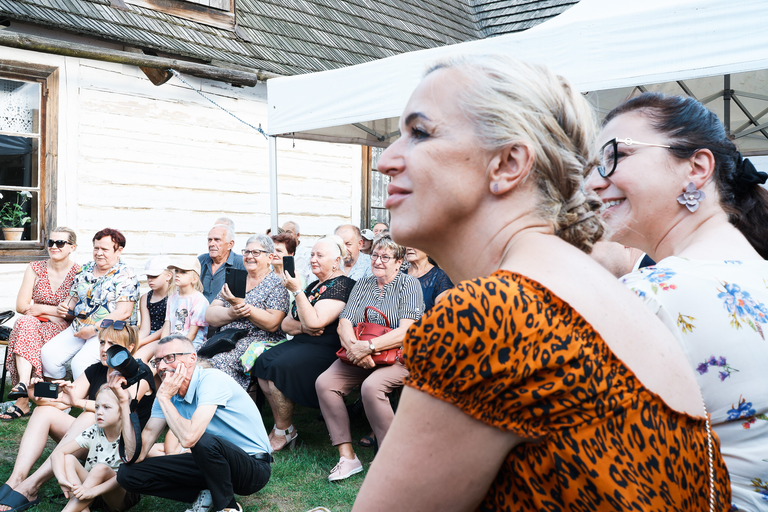 Wesele w Zagrodzie Czernikiewiczów – tradycja, muzyka i ludzie tworzący żywy obraz dawnych zwyczajów - fotoreportaż