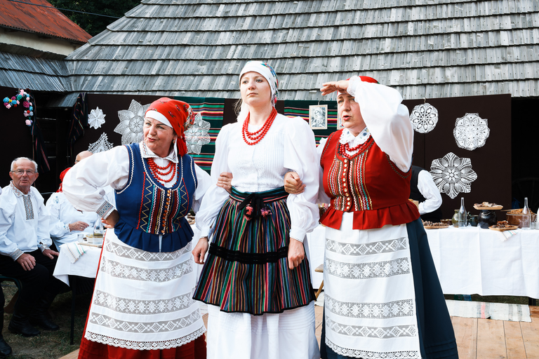 Wesele w Zagrodzie Czernikiewiczów – tradycja, muzyka i ludzie tworzący żywy obraz dawnych zwyczajów - fotoreportaż