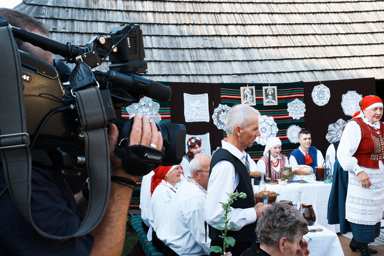 Wesele w Zagrodzie Czernikiewiczów – tradycja, muzyka i ludzie tworzący żywy obraz dawnych zwyczajów - fotoreportaż