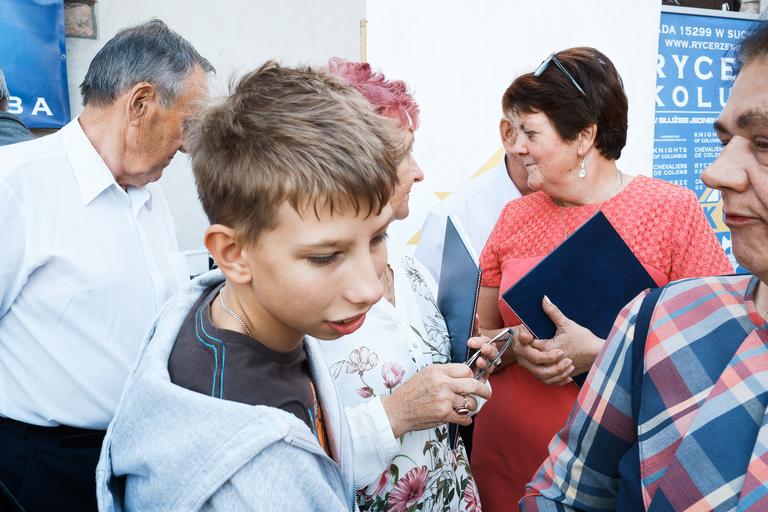 Parafialny Festyn Rodzinny w Suchedniowie – radość, wspólnota i zabawa mieszkańców w doskonałej atmosferze.