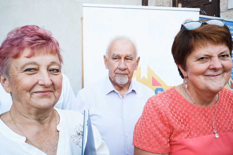 Parafialny Festyn Rodzinny w Suchedniowie – radość, wspólnota i zabawa mieszkańców w doskonałej atmosferze.