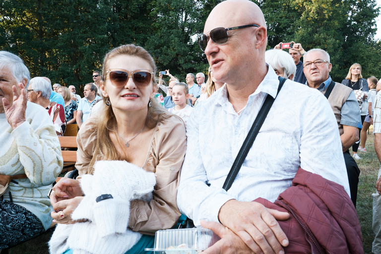 Parafialny Festyn Rodzinny w Suchedniowie – radość, wspólnota i zabawa mieszkańców w doskonałej atmosferze.