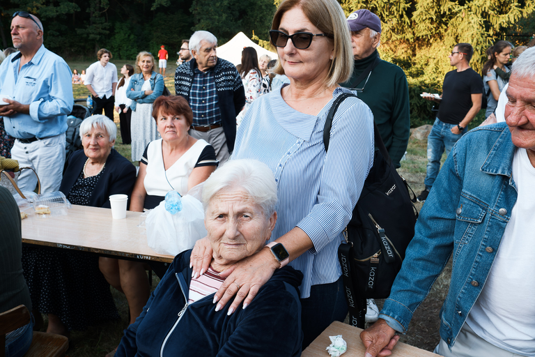 Parafialny Festyn Rodzinny w Suchedniowie – radość, wspólnota i zabawa mieszkańców w doskonałej atmosferze.