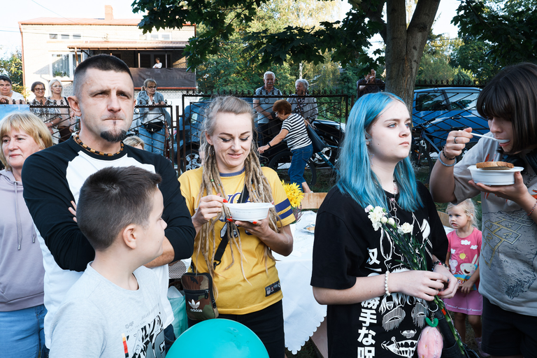Parafialny Festyn Rodzinny w Suchedniowie – radość, wspólnota i zabawa mieszkańców w doskonałej atmosferze.