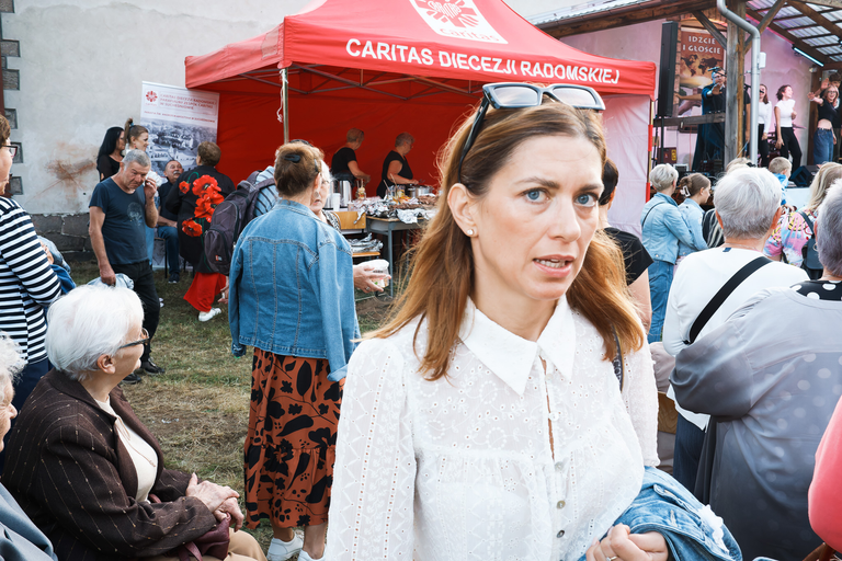 Parafialny Festyn Rodzinny w Suchedniowie – radość, wspólnota i zabawa mieszkańców w doskonałej atmosferze.