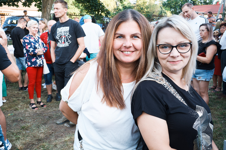 Parafialny Festyn Rodzinny w Suchedniowie – radość, wspólnota i zabawa mieszkańców w doskonałej atmosferze.