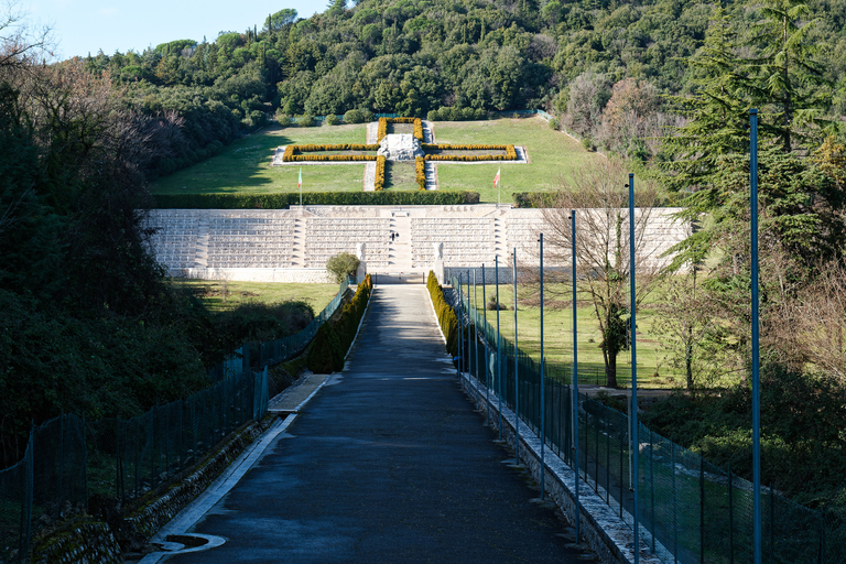 Monte Cassino – klasztor, cmentarz i krajobrazy upamiętniające bohaterstwo polskich żołnierzy.