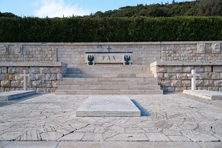 Monte Cassino – klasztor, cmentarz i krajobrazy upamiętniające bohaterstwo polskich żołnierzy.