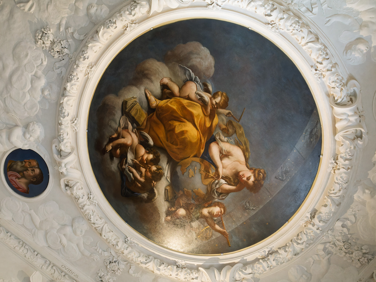 Wilanów – pałac i ogrody Jana III Sobieskiego, barokowe wnętrza, rzeźby, alejki i architektura pełna historii i elegancji.