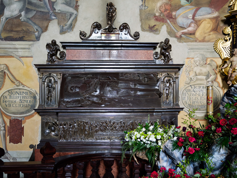 Zabytkowy Opatów – romańska kolegiata, urokliwe uliczki i historyczny klimat małego świętokrzyskiego miasteczka.