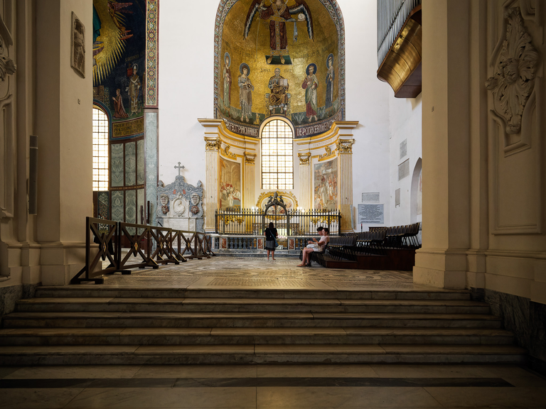 Malownicze widoki włoskiego wybrzeża Tyrreńskiego – miasteczka, plaże, klify i architektura Kalabrii oraz wybrzeża Amalfi