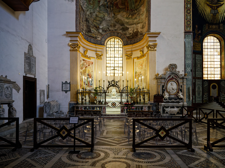 Malownicze widoki włoskiego wybrzeża Tyrreńskiego – miasteczka, plaże, klify i architektura Kalabrii oraz wybrzeża Amalfi