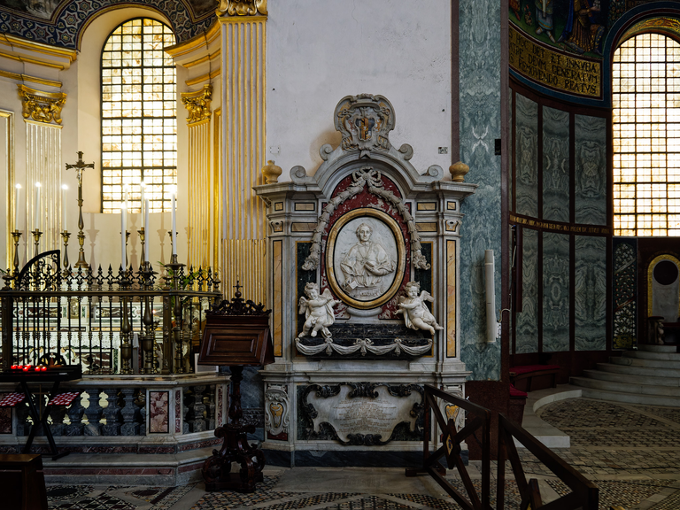 Malownicze widoki włoskiego wybrzeża Tyrreńskiego – miasteczka, plaże, klify i architektura Kalabrii oraz wybrzeża Amalfi