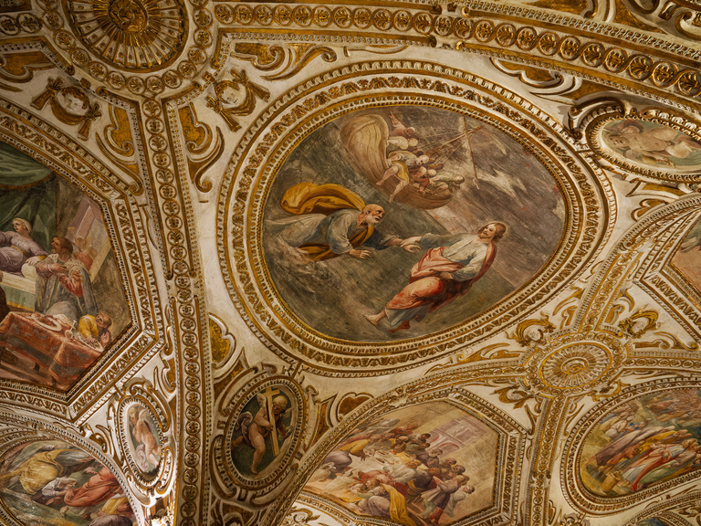 Malownicze widoki włoskiego wybrzeża Tyrreńskiego – miasteczka, plaże, klify i architektura Kalabrii oraz wybrzeża Amalfi