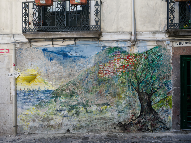 Malownicze widoki włoskiego wybrzeża Tyrreńskiego – miasteczka, plaże, klify i architektura Kalabrii oraz wybrzeża Amalfi