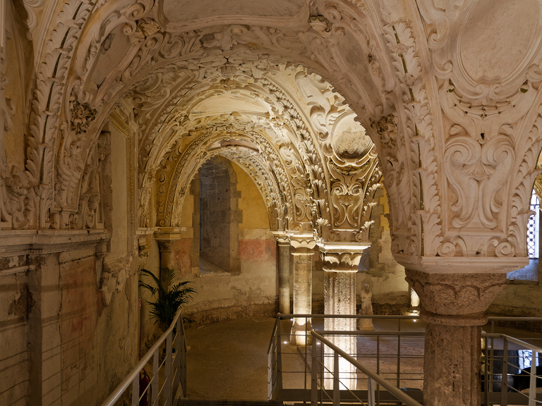 Malownicze widoki włoskiego wybrzeża Tyrreńskiego – miasteczka, plaże, klify i architektura Kalabrii oraz wybrzeża Amalfi